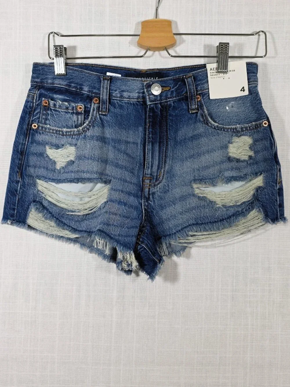 Aero High Rise Distressed Denim Shorty Shorts Size 4 NWT - Picture 3 of 8